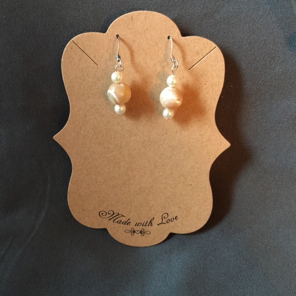 Genuine mother or pearl earrings